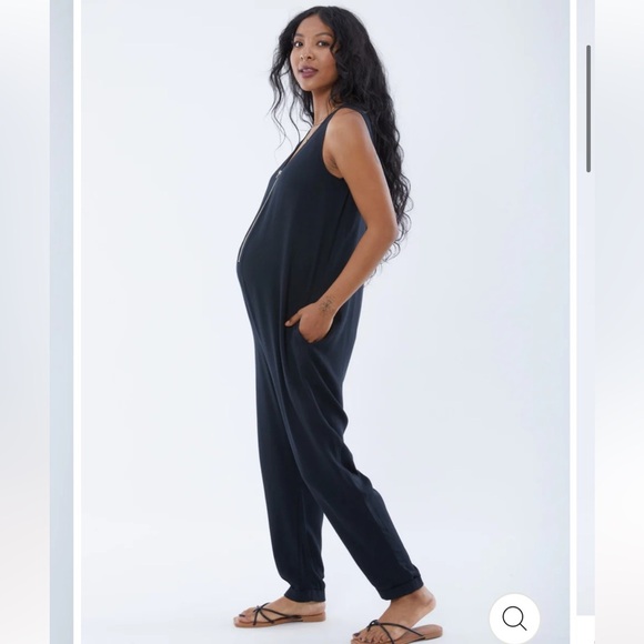 NWT Ingrid & Isabel Sleeveless Zip Front Maternity Jumpsuit - Picture 3 of 9